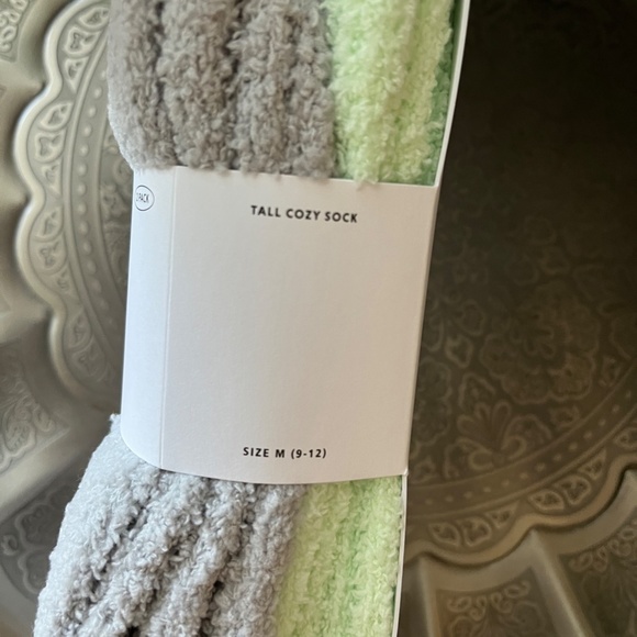 NWT Athleta Morro Fuzzy Socks 2 Pair - Picture 5 of 7